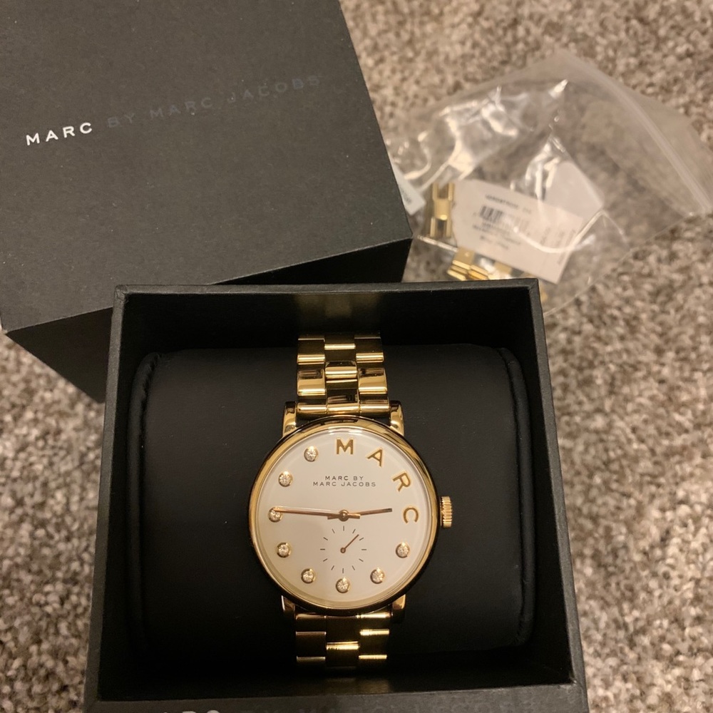 Marc by Marc Jacobs Gold Watch - Picture 3 of 5